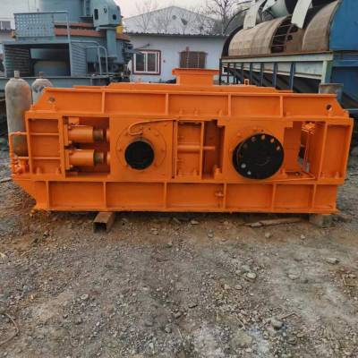 大量供应二手对辊制砂机液压对辊弹簧对辊时产50吨对辊机