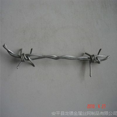 围栏刺丝 刺丝滚笼装围墙上 刀片刺绳安装方法
