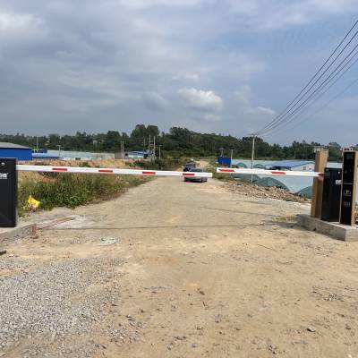 来宾自动识别道闸 ，停车场解决方案厂家，无人值守系统