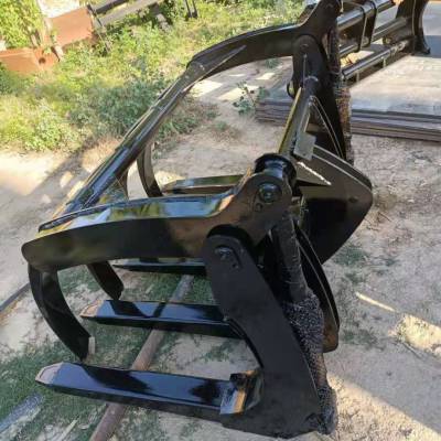 930铲车改草叉子 生产厂家