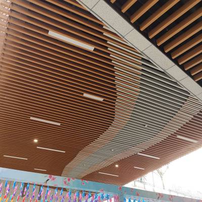 超市吊顶装饰长条形木纹转印格栅条铝方通天花铝方通木纹颜色可定制