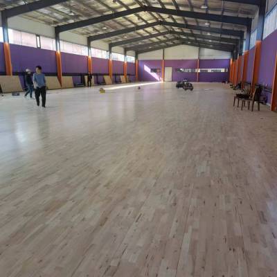 木地板翻新、运动木地板、运动木地板彩绘。