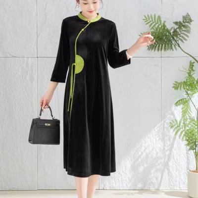 圣格娅秋冬丝绒连衣裙 黑色丝绒拼接长裙 优雅气质大码女装货源