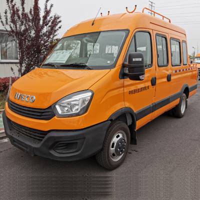 13座电力工程车依维柯工程车油田工程车