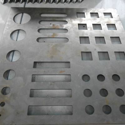 齐川热扎钢板花纹厚锰板20中厚板冷板镀锌板铁板普板切割焊接定制