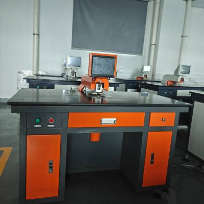 自动打孔机 薄膜面板打孔 印刷行业 医疗行业 运腾智控