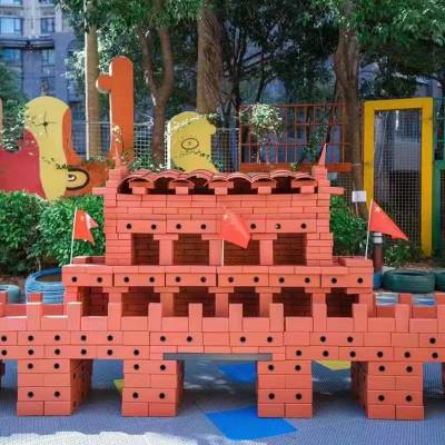 幼儿园砖筑大师感统幼儿园儿童砖块搭建游戏 幼儿园建构区砖筑大师砌砖游戏自由拼搭积木红色主题搭建益智玩具