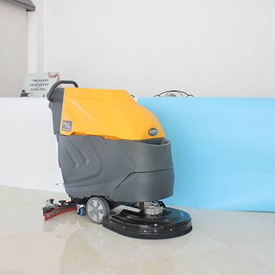 专业洗地机品牌哪家好-洗地机- 安徽南博驾驶扫地车