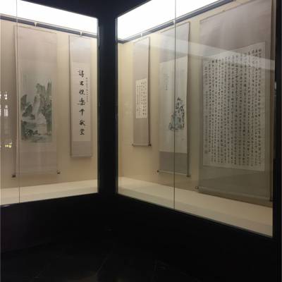 中锐文博实业 低反射玻璃美术艺术博物馆展陈柜台制作