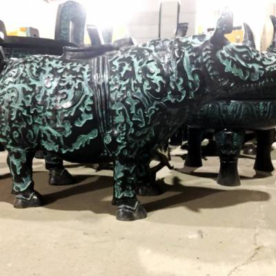 西安铜犀牛尊桌摆 仿古青铜器雕塑工艺品