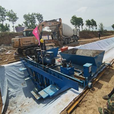 混凝土水沟滑模机厂家 鹏诚 现浇u型槽一次成型机