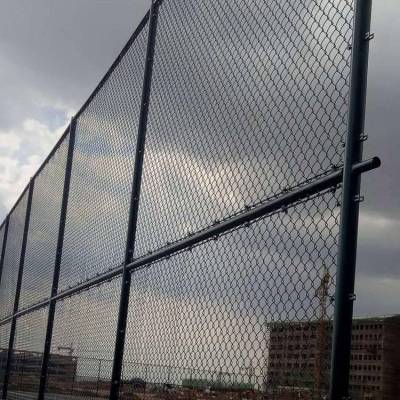 南昌市野猪养殖园铁丝网 篮球场地围护网 高尔夫练习场安全围网