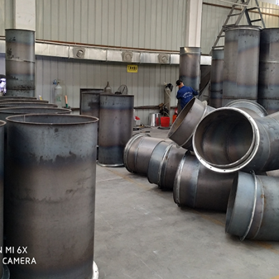 无锡碳钢焊接风管化工厂无漏风耐高温圆形黑铁焊接风管1.0mm