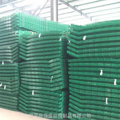 安平厂家优质生产加工现货护栏网 高速护栏网 道路护栏网 围墙护栏网
