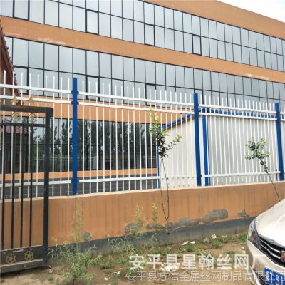 工厂小区围墙喷塑组装围栏网 城区建设道路锌钢草坪护栏网