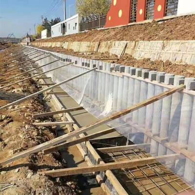 钢筋混凝土河堤仿木桩 水泥圆形仿树皮仿树桩 河道栏杆护岸桩