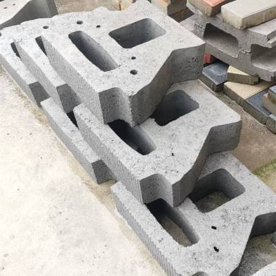 自嵌式挡土块400*300mm鱼生形波纹面锚固河道驳岸园林景观挡土墙