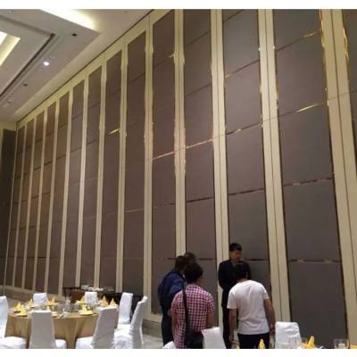 深圳乐杜鹃酒店木纹饰面板折叠屏风悬挂活动隔断墙设计定制