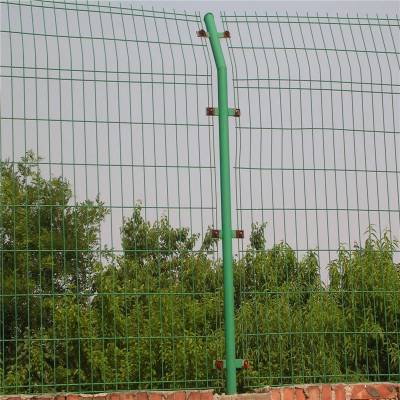 场地围网 养狗铁丝网围栏 绿色铁丝网围栏 简易铁丝网围栏