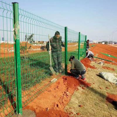 雷泰铁丝网围栏养殖网家用农场护栏网停车场护栏网