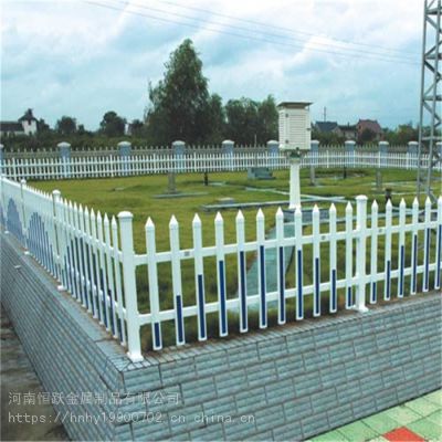 安装塑钢草坪护栏塑料pvc篱笆栅栏庭院绿化围栏户外花园围墙护栏***销售