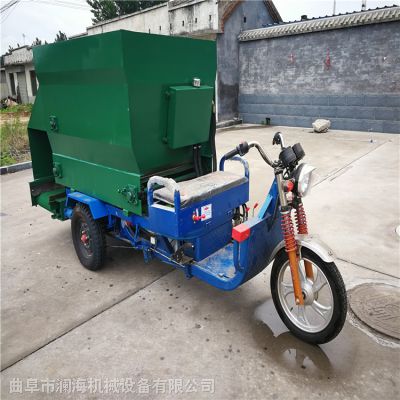 养殖场猪羊饲料草撒料车 小型散装饲料运输车 澜海饲料撒料车