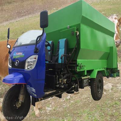牛羊马小型柴油撒料车 养殖饲养新设备