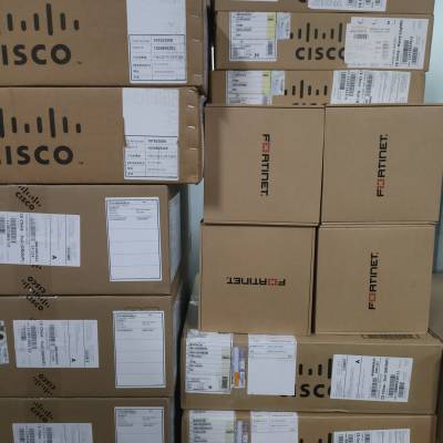 CISCO˼ C9300ϵкҵ ǧ 48POE C9300-48P-E