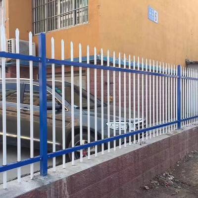 铁管防护栏 锌钢围栏介绍报价 财润丝网铁管防护栏