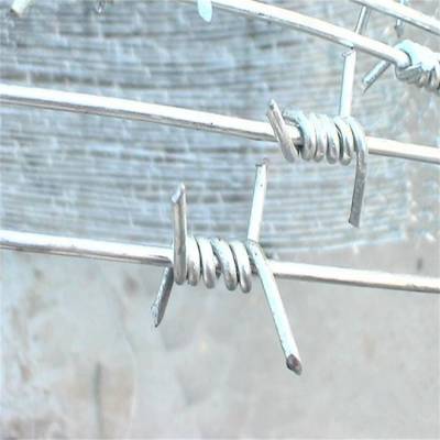 青海现货钢丝刺绳厂家西宁绿皮铁线海东包塑带刺铁丝网