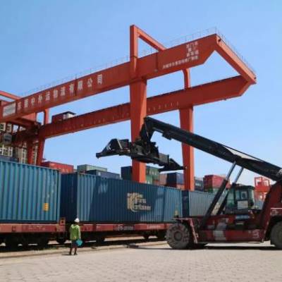 出口履带式挖掘机至哈萨克斯坦阿克基斯套 中亚班列 中欧班列 国际货物运输