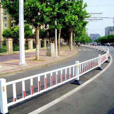 黄金交通护栏厂家 城市道路创意防撞护栏 天安门道路交通护栏