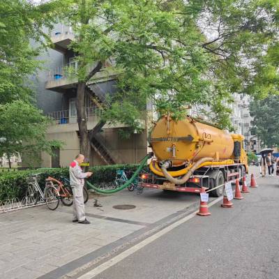 房山区城关化粪池清理 抽粪吸污车 市政管道清淤 河道污泥清理