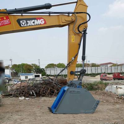 移动液压双轴粉碎斗石子粉碎机建筑工地移动石头粉碎机土壤修复斗雷力