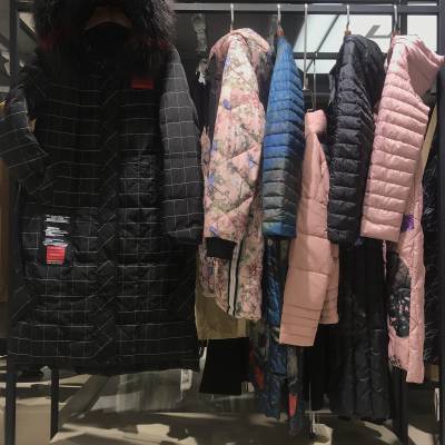 武汉女装折扣店***品牌折扣女装******女尾货代理 宝莱国际19冬装