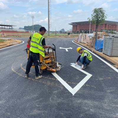 防城港东兴划线公司专业道路划线，专业施工队