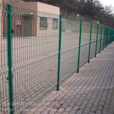 园林铁丝防护网 土地封闭钢丝网 绿色浸塑护栏网