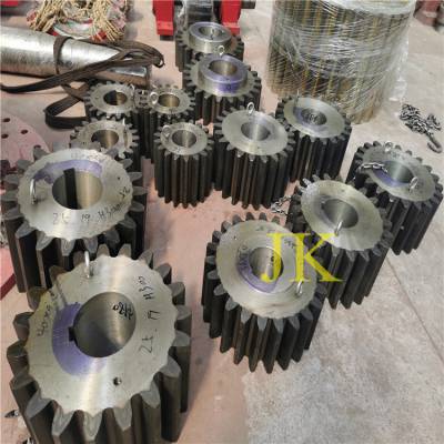 1.83米球磨机锻件小齿轮球磨机端盖滚齿加工