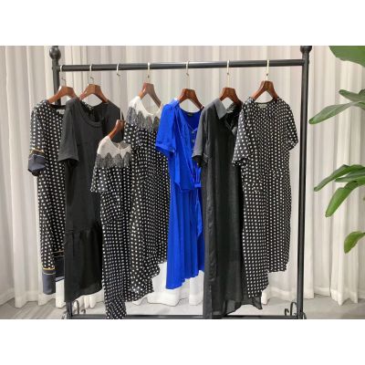 童装品牌折扣实体店、厂家一手货源、专柜下架品牌 多种款式 多种风格