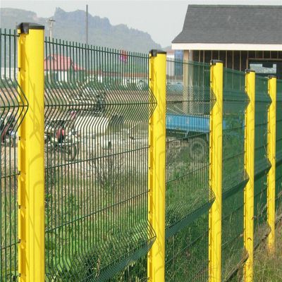 别墅花园护栏网 广西桃型柱护栏网 5.0mm粗三折弯护栏网