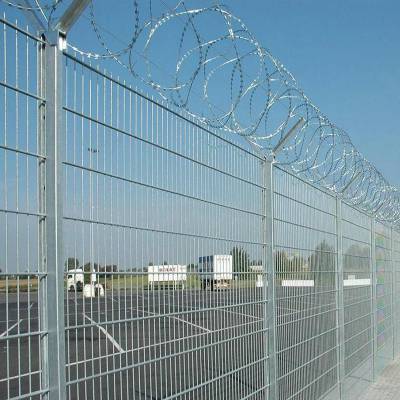 绿色机场护栏网 防爬刀刺机场护栏网 5x15孔径机场护栏网
