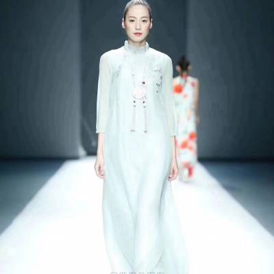深圳原创品牌女装遇见天秋冬装 羽绒服 大衣 国风复古时尚女装批发