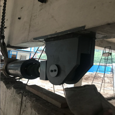 宝力黏滞阻尼器vfd建筑减震器材