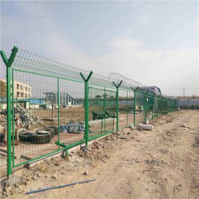 Y型柱护栏网 机场防护网 菱形孔护栏网