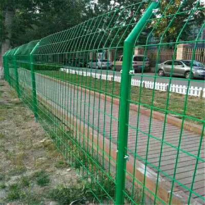 钢丝围栏网 填埋场铁丝隔离栏优盾浸塑公路护栏网隔离栅