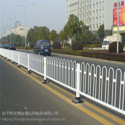 道路隔离栏标准 京式道路护栏 公路隔离带护栏混凝土