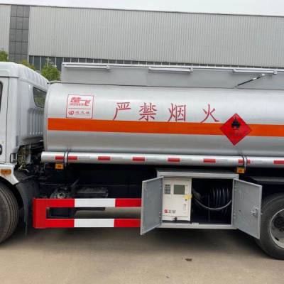 同威东风玉柴8.2方/8吨油罐车能拉多少 吨
