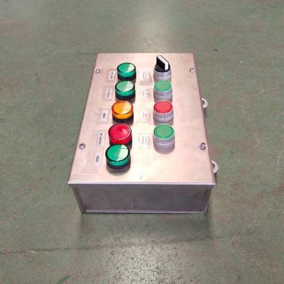 KHJ12/0.5按钮箱具有 3 个按钮 1 个旋钮2个LED指示灯
