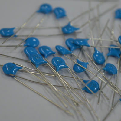 供应压陶瓷电容器蓝色瓷片电容蓝色圆片电容器