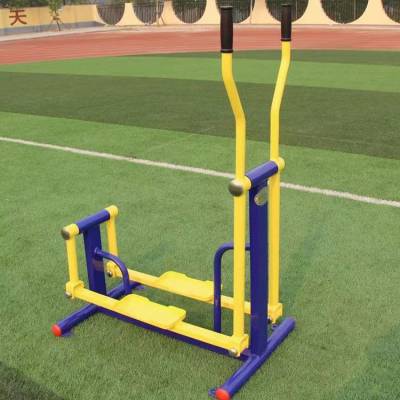 小区公园 运动 健身器材 广场 老年 休闲娱乐 健身设施